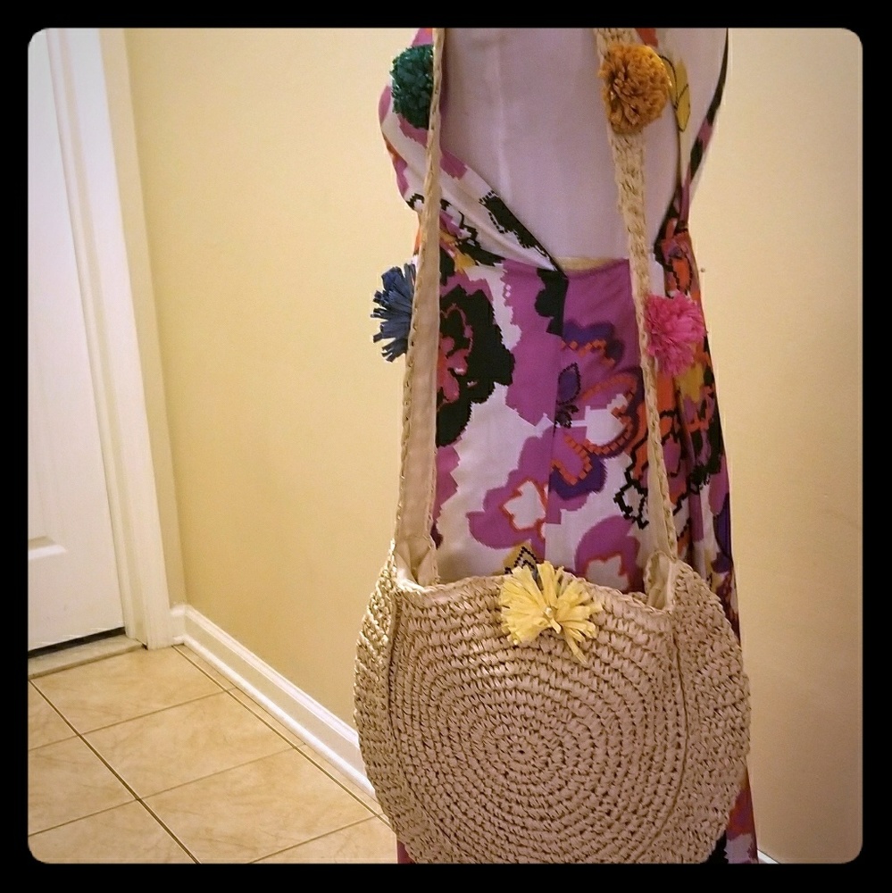 Shoulder woven bag